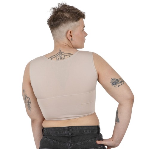 Binder Sport beżowy, krótki na modelu z tyłu.