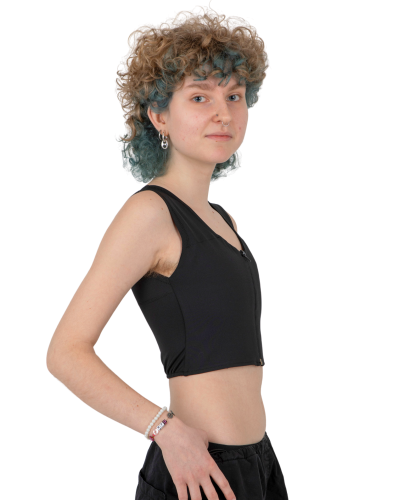 Sport Binder  on model, side view – Black, middle sewn-in zipper