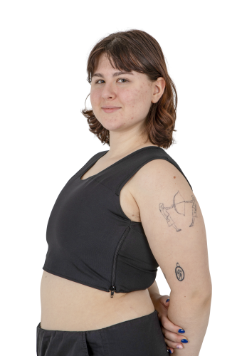 Sport Binder  on model, side view – Black, side sewn-in zipper