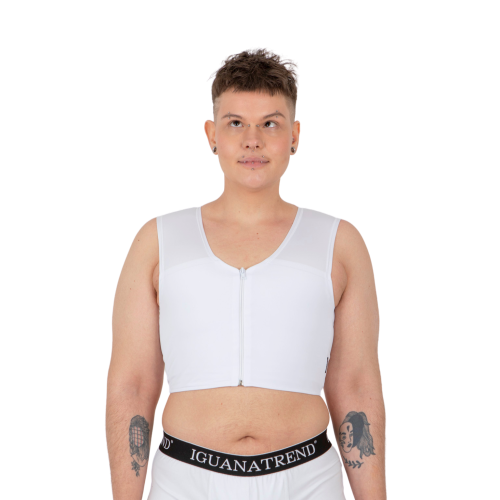 Binder FTM biały – zapinany z przodu, model prezentuje dopasowanie do klatki