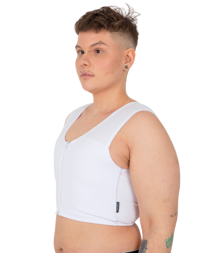 Binder transpłciowy biały, boczne ujęcie – zapinany z przodu, dopasowany do sylwetki