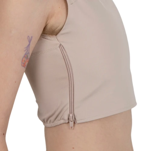 Binder z zamkiem z boku, po prawej stronie.